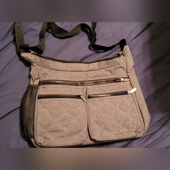 Austin House "large" crossbody - Picture 1 of 3